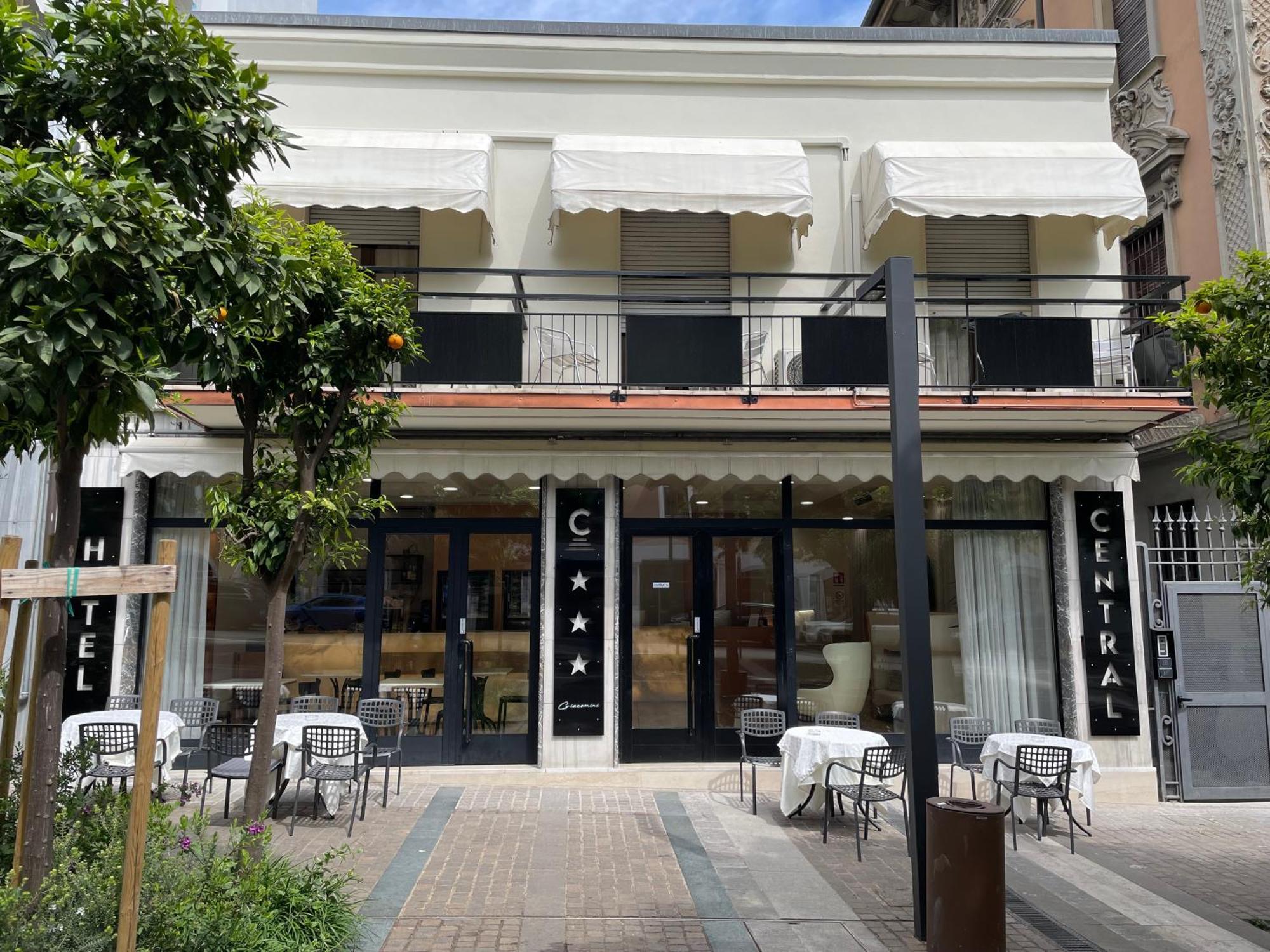 Hotel Central Giacomini 살로 외부 사진