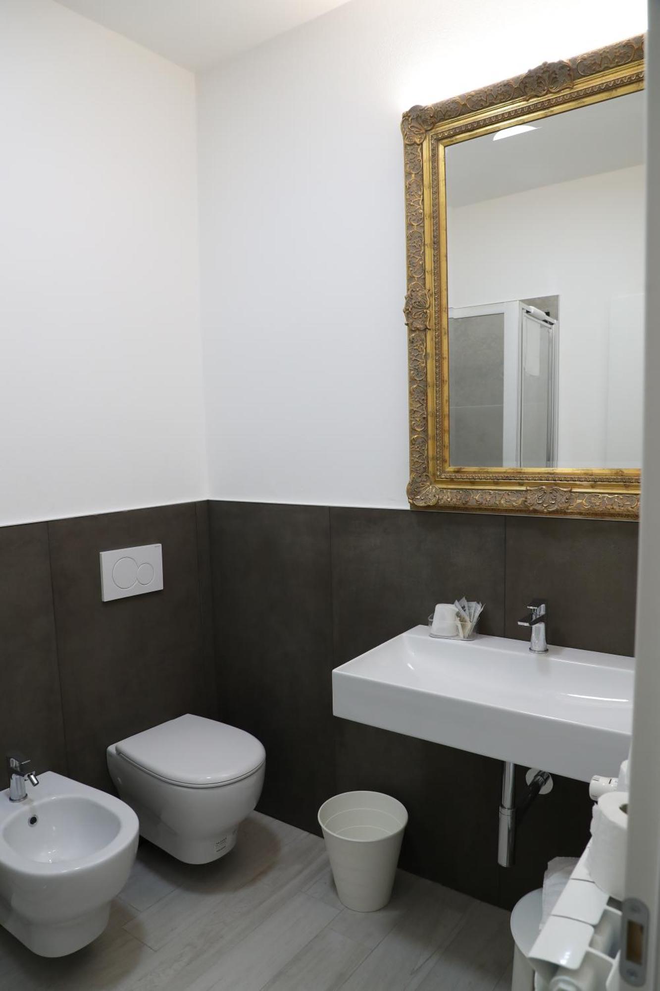 Hotel Central Giacomini 살로 외부 사진