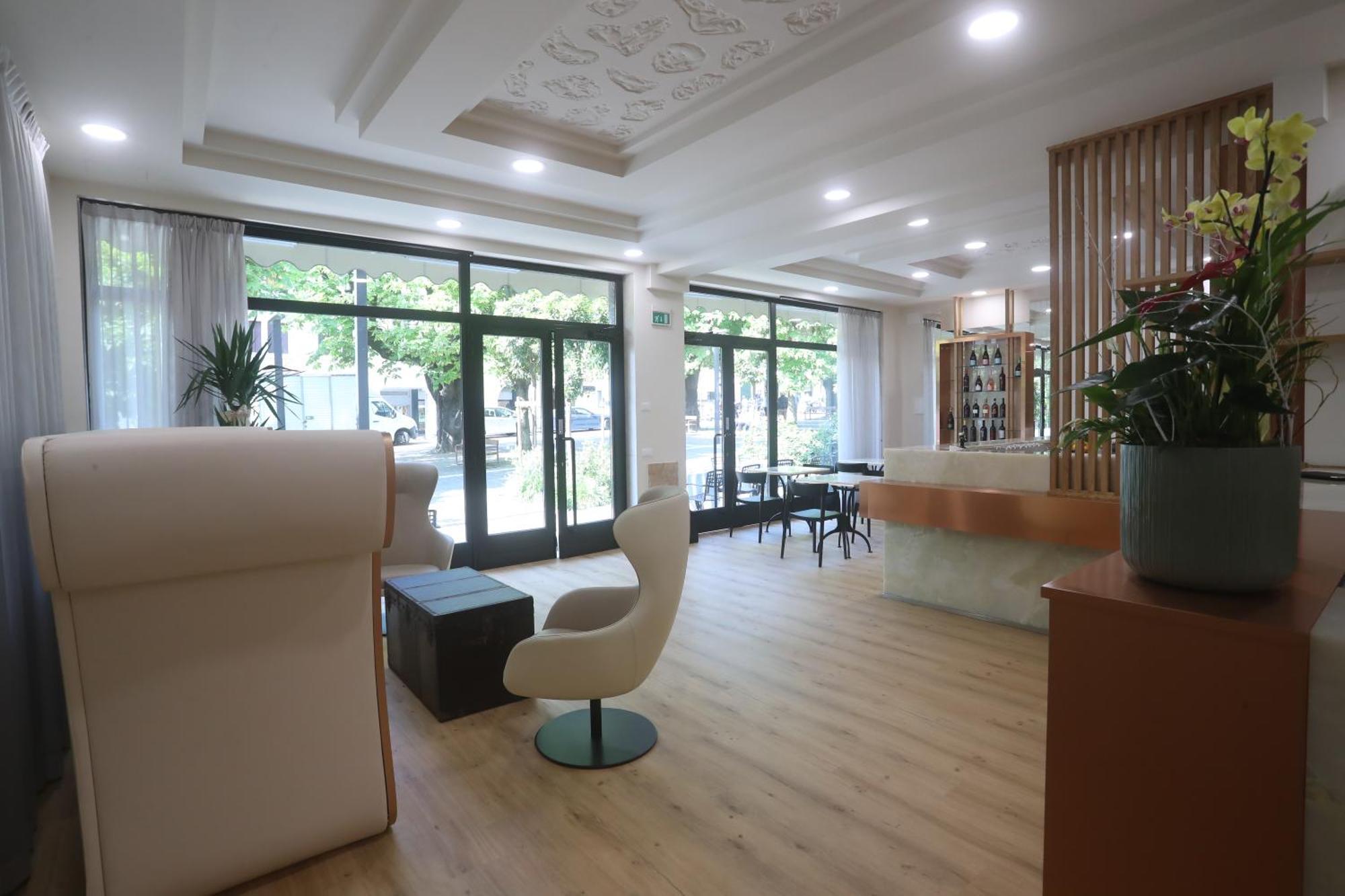 Hotel Central Giacomini 살로 외부 사진