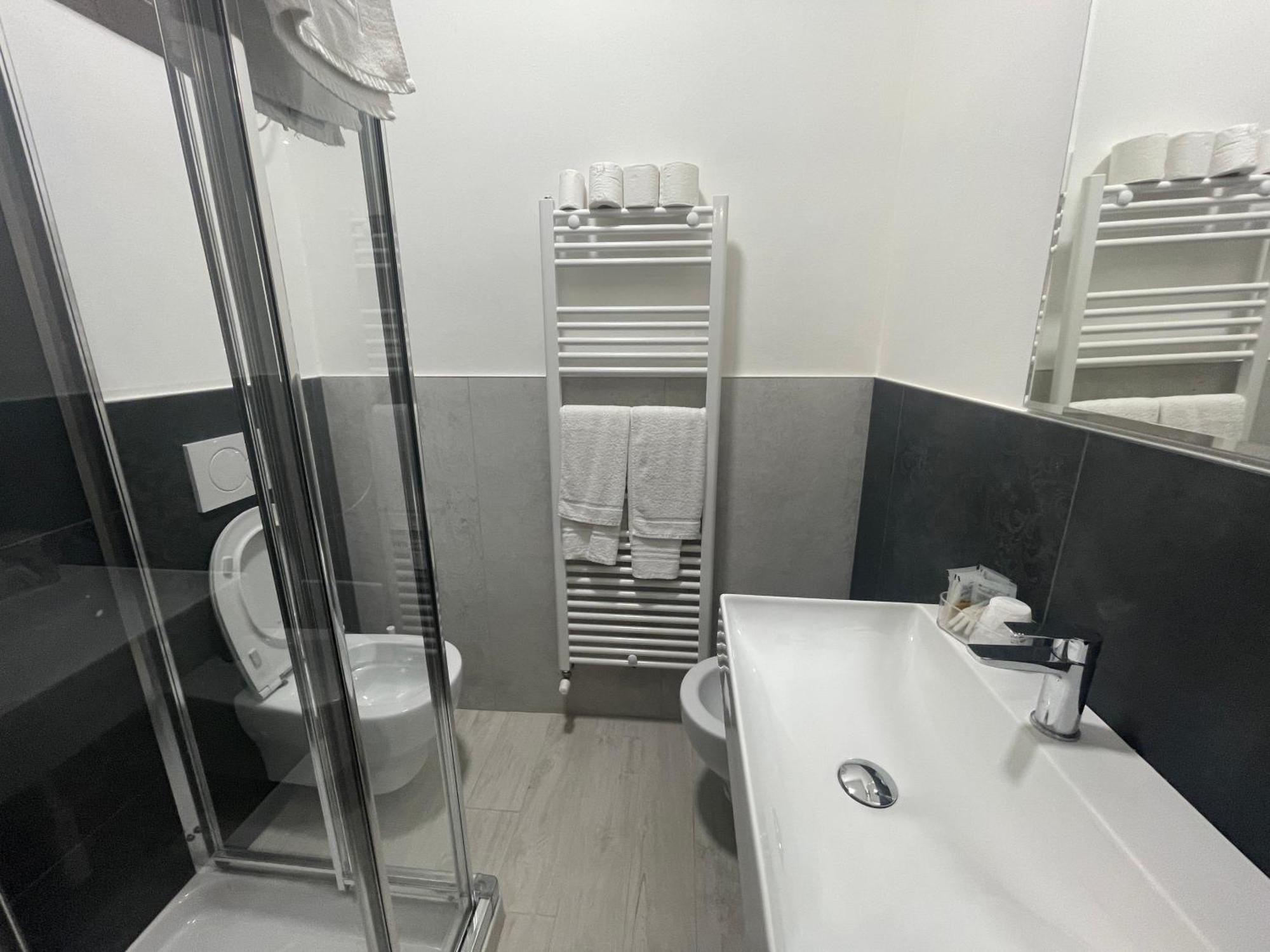 Hotel Central Giacomini 살로 외부 사진